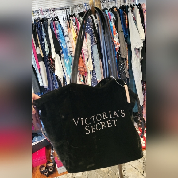 Victoria's Secret Handbags - Victoria's Secret Black Tote Elegant and Spacious